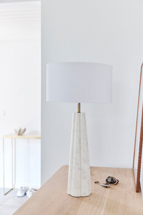 Sophie lampe de table 66cm. blanc